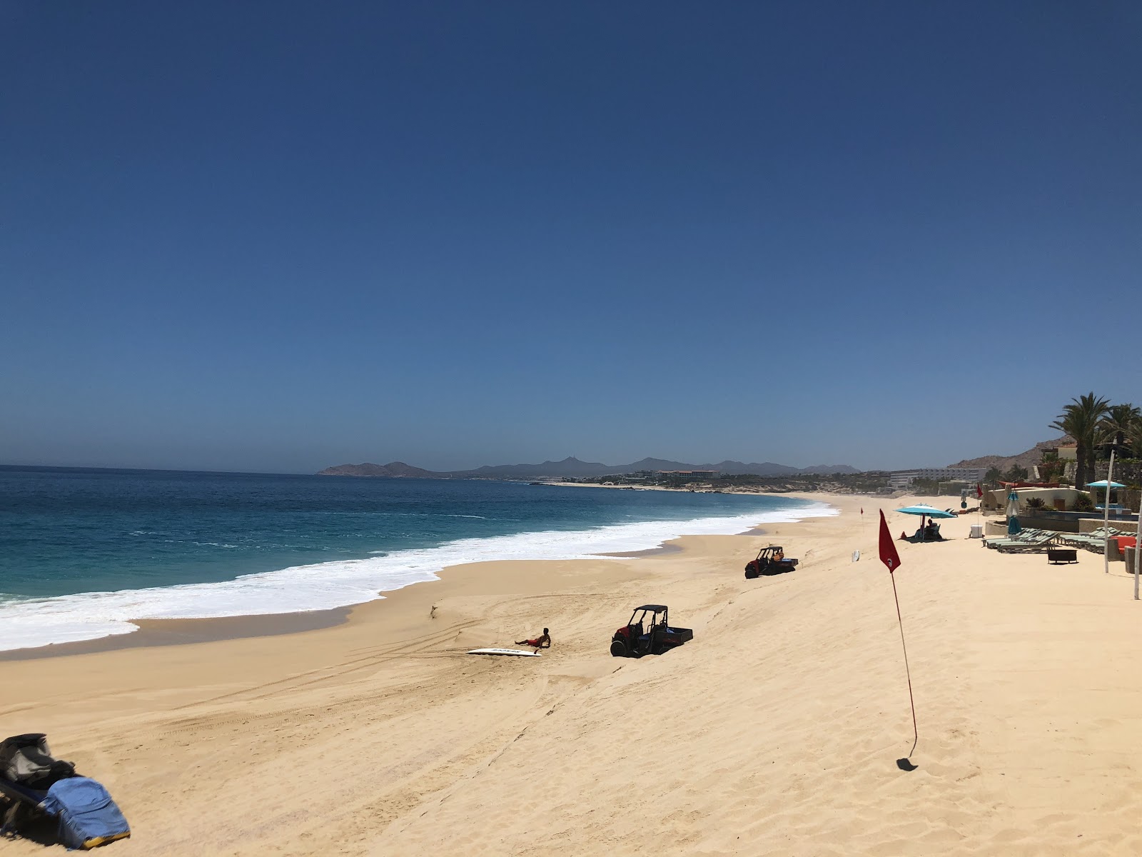 Foto av Playa Cabo Real med turkos rent vatten yta