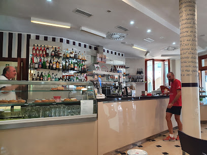 L,Insolito Posto - Bar e Pizzeria - 5, Piazza Giovanni Bertoldi, 1, 47899, San Marino