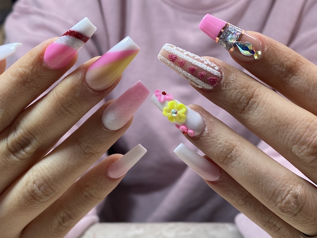 Venus Nail Salon 61115