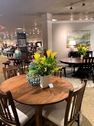 Furniture Store «Havertys Furniture», reviews and photos, 1906 W Brandon Blvd, Brandon, FL 33511, USA