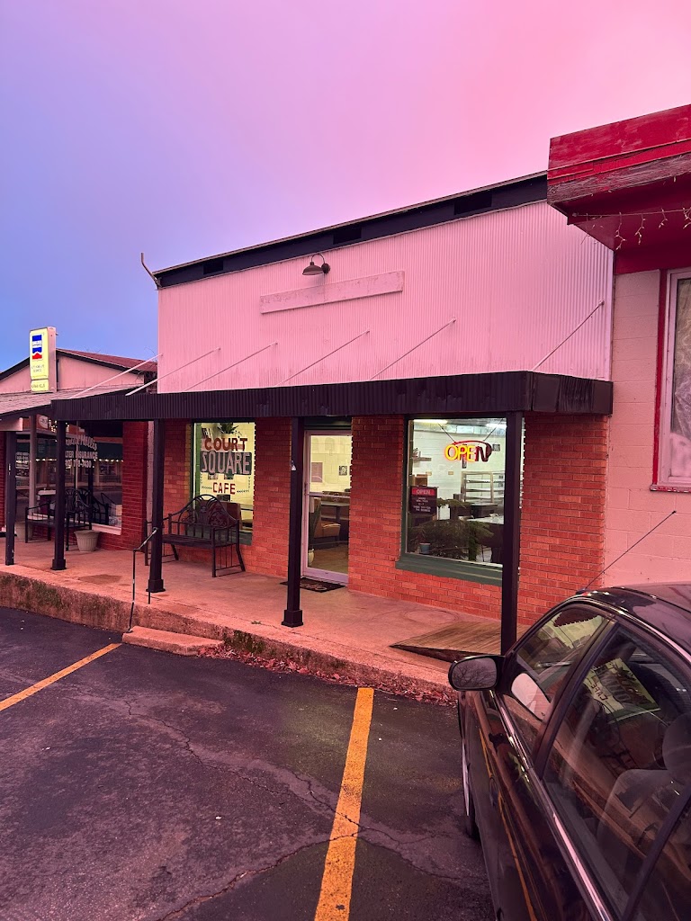 Court Square Cafe 65606