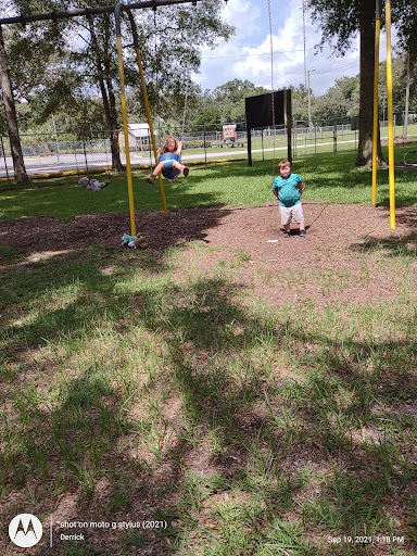 Community Center «Masaryktown Community Center», reviews and photos, 539 Lincoln Ave, Masaryktown, FL 34604, USA