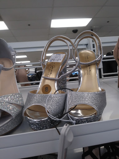 Clothing Store «Ross Dress for Less», reviews and photos, 350 The Promenade N, Long Beach, CA 90802, USA