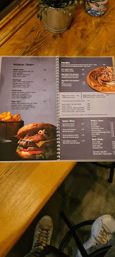 Friends Cafe - πλατεία Καναλίου- Ανοιχτές ώρες