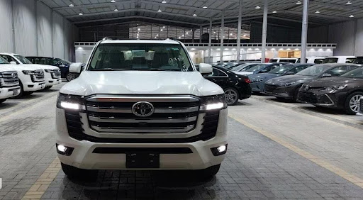 معرض سيارات 