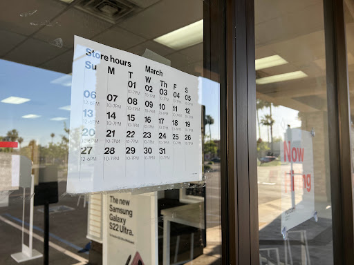 Cell Phone Store «GoWireless Verizon Authorized Retailer», reviews and photos, 3811 E Foothill Blvd, Pasadena, CA 91107, USA