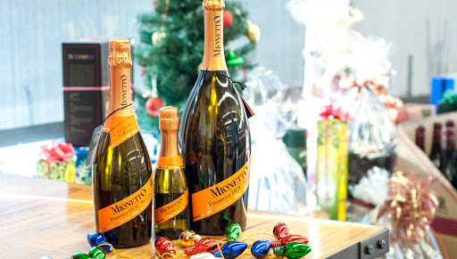 Liquor Store «Mystic Wine Shoppe», reviews and photos, 901 Massachusetts Ave, Arlington, MA 02476, USA