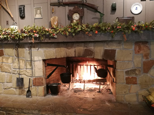 American Restaurant «Cracker Barrel Old Country Store», reviews and photos, 800 N Interstate Dr, Norman, OK 73072, USA