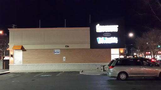 Shopping Mall «Howard and Western Shopping Center», reviews and photos, 7510 N Western Ave, Chicago, IL 60645, USA