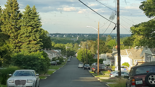 Memorial Park «Captain Stephen Olney Memorial Park», reviews and photos, Smithfield Rd, North Providence, RI 02904, USA