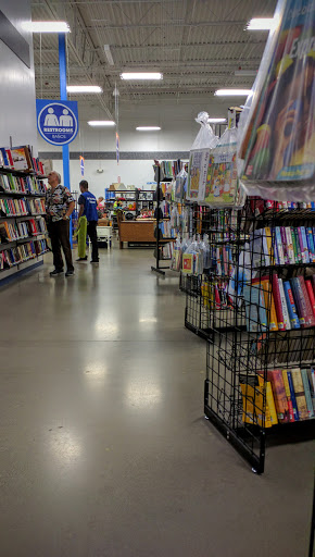 Thrift Store «Pebble Creek Goodwill Retail Store & Donation Center», reviews and photos, 15433 W McDowell Rd, Goodyear, AZ 85395, USA