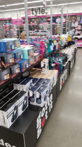 Variety Store «Five Below», reviews and photos, 7591 North Point Pkwy #800, Alpharetta, GA 30022, USA