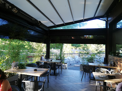 Restaurante El Lago - Av. España, 90, 28231 Las Rozas de Madrid, Madrid, Spain