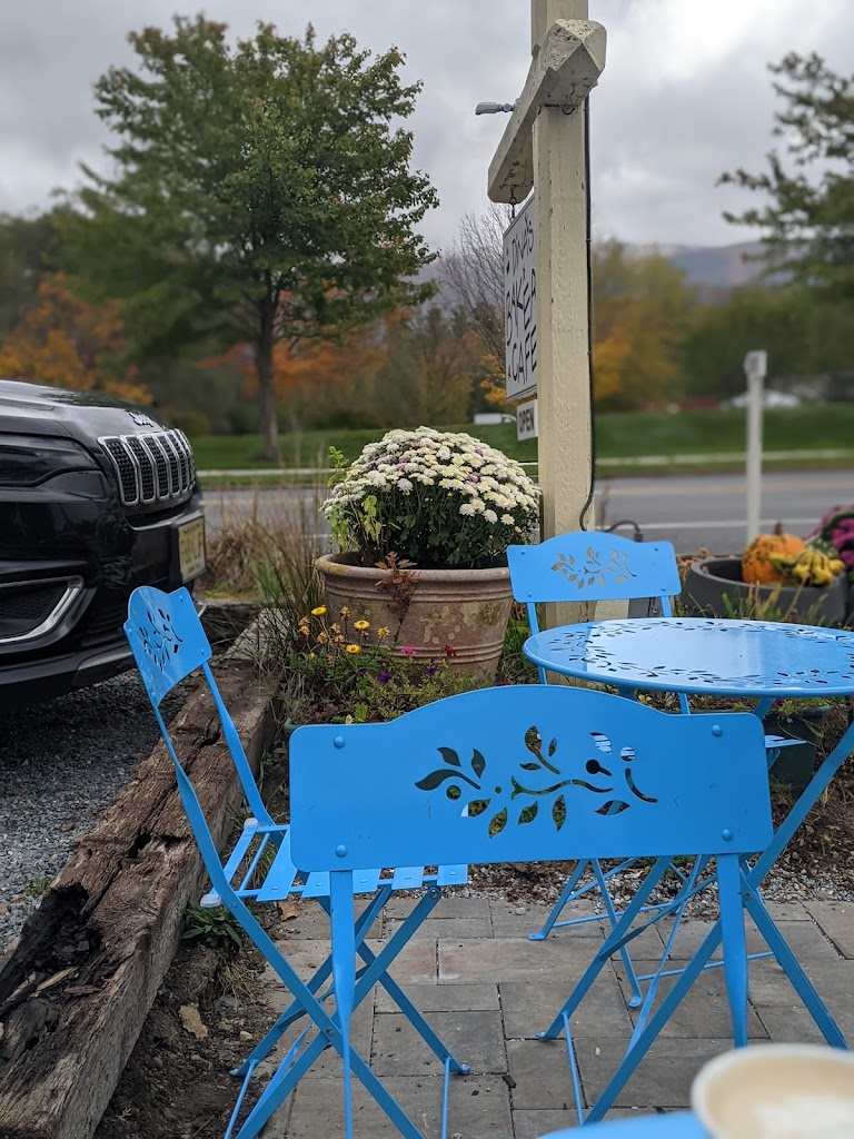 Dina’s Bakery Cafe 05255