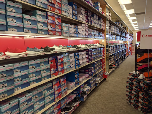 Shoe Store «Famous Footwear», reviews and photos, 1917 Wentzville Pkwy, Wentzville, MO 63385, USA