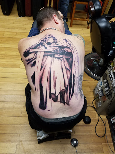 Tattoo Shop «Mr Tattoo», reviews and photos, Mr Tattoo, 673 High St, Burlington, NJ 08016, USA