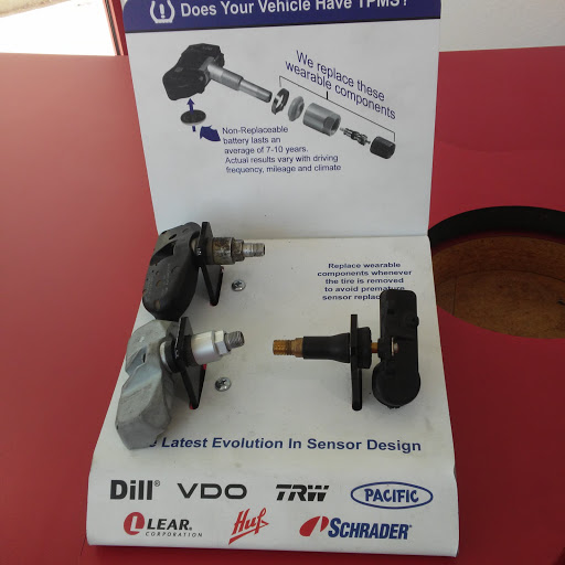 Tire Shop «Discount Tire Store - Irving, TX», reviews and photos, 3516 W Airport Fwy, Irving, TX 75062, USA