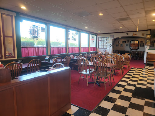 Pizza Restaurant «Flying Pie Pizzeria», reviews and photos, 16691 SE McLoughlin Blvd, Milwaukie, OR 97267, USA