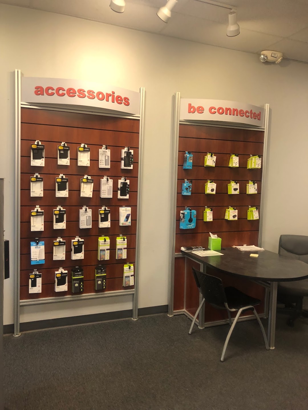 Verizon Authorized Retailer - Russell Cellular