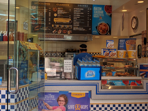 Shopping Mall «Fashion Island», reviews and photos, 401 Newport Center Dr, Newport Beach, CA 92660, USA