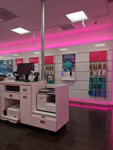 Cell Phone Store «T-Mobile», reviews and photos, 1079 Rockville Pike, Rockville, MD 20852, USA