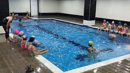 Çiçek spor okulu yüzme kursu