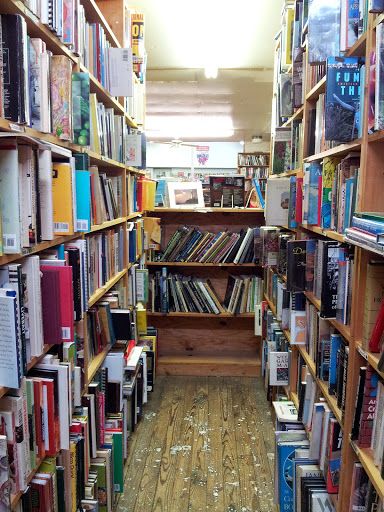 Used Book Store «Books Do Furnish a Room», reviews and photos, 1809 W Markham Ave, Durham, NC 27705, USA