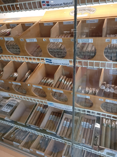 Tobacco Shop «Two Guys Smoke Shop», reviews and photos, 741 Lafayette Rd, Seabrook, NH 03874, USA