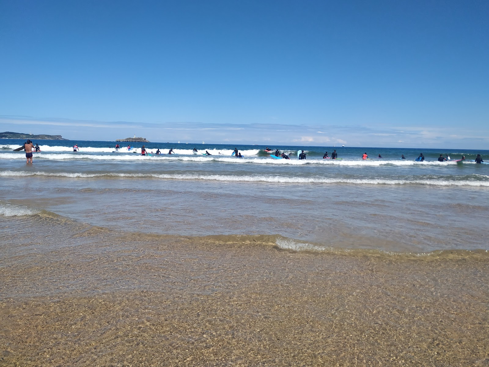 Foto von Somo Strand mit sehr sauber Sauberkeitsgrad