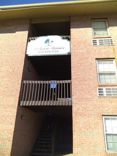 Liquor Store «Busy Bee Liquors», reviews and photos, 1019 E Tipton St, Seymour, IN 47274, USA