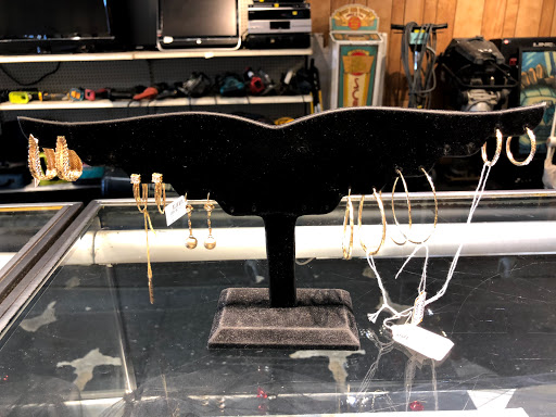 Pawn Shop «Cesar Chavez Pawn & Jewelry», reviews and photos, 2209 East Cesar E Chavez Avenue, Los Angeles, CA 90033, USA