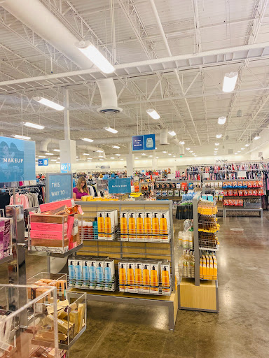 Department Store «Nordstrom Rack Lake Brandon Plaza», reviews and photos, 11201 Causeway Blvd, Brandon, FL 33511, USA