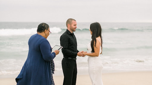 Officiant Lady | Los Angeles Wedding Officiant