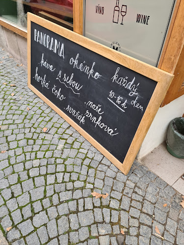 Komentáře a recenze na Panorama Café