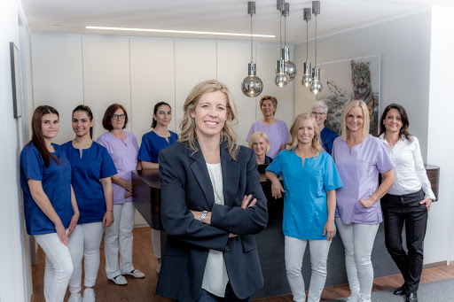 Dr. Katharina Sensch - Zahnarztpraxis theatiner44