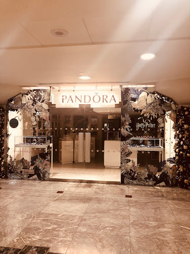Pandora Canary Wharf - London