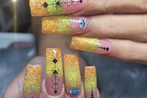 Roxy nails design image
