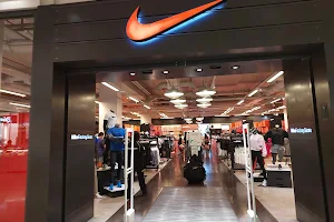 Nike Factory Store Lisbon Strada image