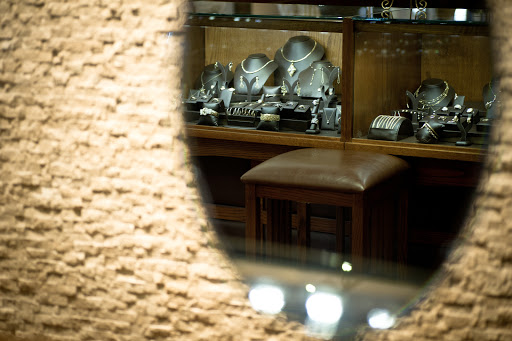 Jewelry Store «Leo Hamel Fine Jewelry & Engagement Ring Store», reviews and photos, 1851 San Diego Ave, San Diego, CA 92110, USA