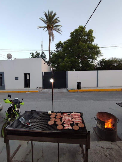 HAMBURGUESAS AL CARBóN BOCA DE LEONES