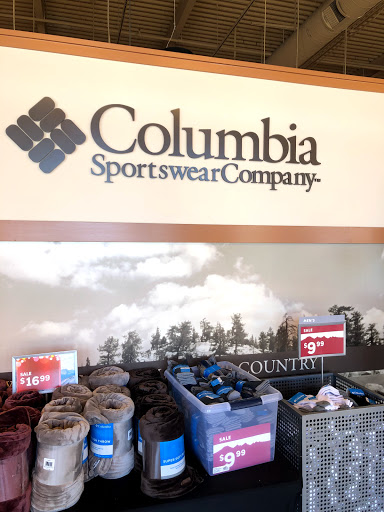 Sportswear Store «Columbia Sportswear Outlet Store at Outlets at Anthem», reviews and photos, 4250 W Anthem Way, Phoenix, AZ 85086, USA