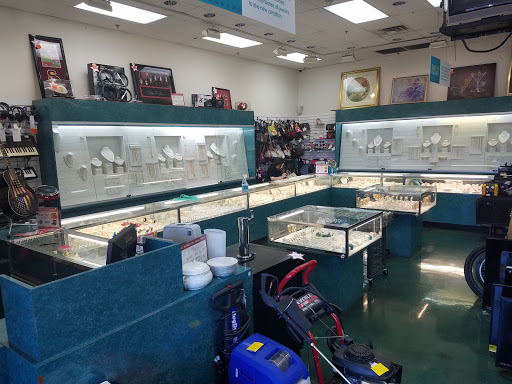 Check Cashing Service «SuperPawn», reviews and photos, 2646 W Horizon Ridge Pkwy, Henderson, NV 89052, USA