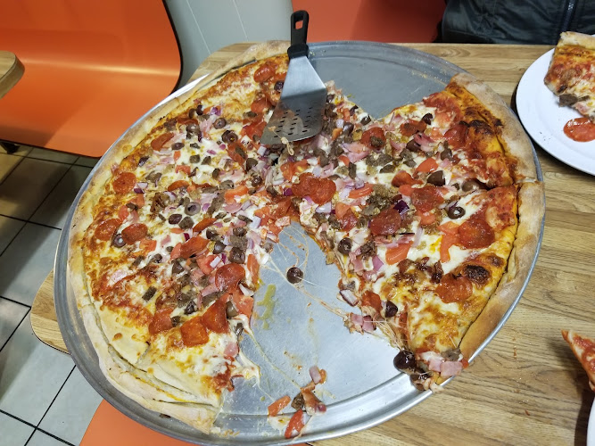 #1 best pizza place in Alexandria - Fairlington Pizza