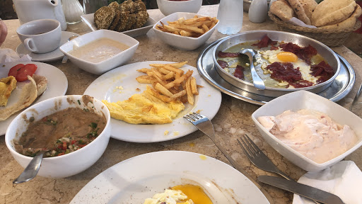 مطعم زووبا للمأكولات المصرية 