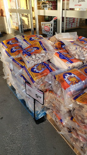 Supermarket «Giant Eagle Supermarket», reviews and photos, 755 S Broadway, Geneva, OH 44041, USA