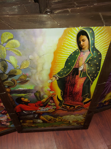 Flea Market «Fox Valley Flea Market», reviews and photos, 840 N State St, Elgin, IL 60123, USA