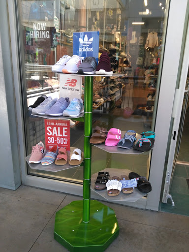 Shoe Store «Journeys», reviews and photos, 500 16th St #265, Denver, CO 80202, USA