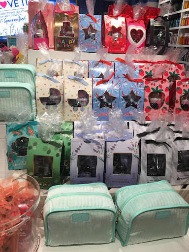 Beauty Supply Store «Bath & Body Works», reviews and photos, 10385 Dixie Hwy, Louisville, KY 40272, USA