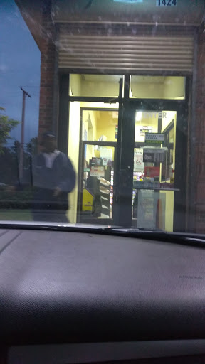 Liquor Store «Lunch & Liquors», reviews and photos, 1424 Ecorse Rd, Ypsilanti, MI 48198, USA