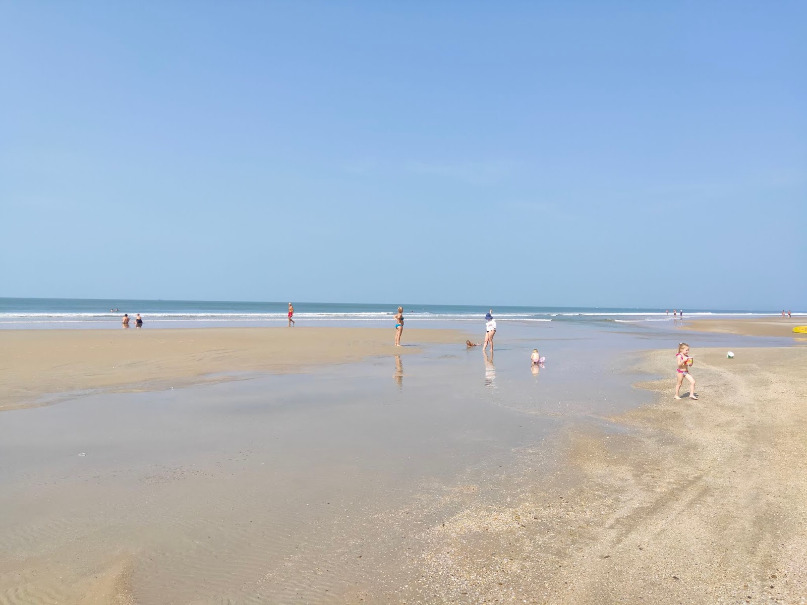Foto de Betalbatim Beach - lugar popular entre los conocedores del relax